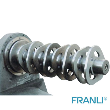 Roller shaft of bead mill